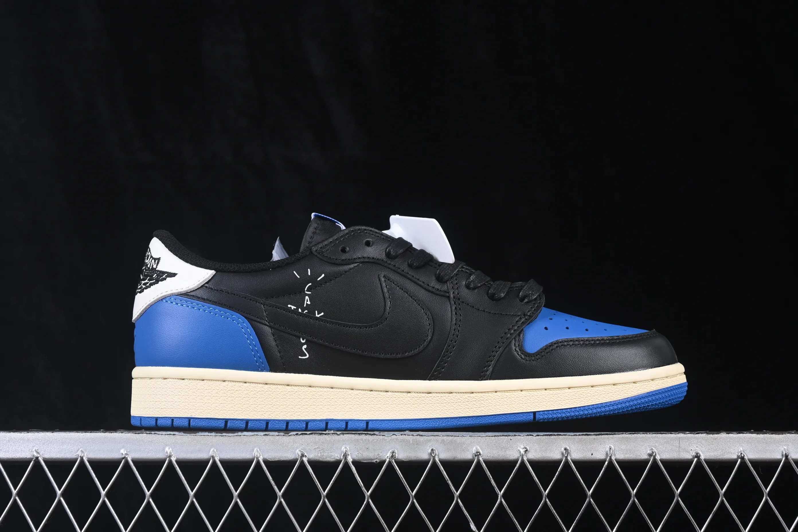 All categories Air Jordan Jordan series basketball shoes Air Jordan 1 Low Travis Scott x Air Jordan 1 Low OG AJ1 Joe 1 undercut low DM7866-014